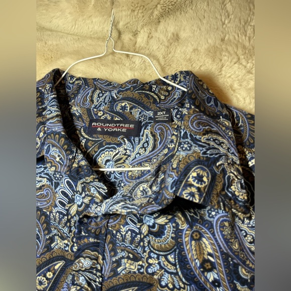 Roundtree & Yorke Blue Paisley Button Down Shirt - Picture 3 of 6